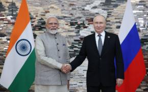「インドはガンジーの国」 モディ首相、プーチン氏に平和を説く