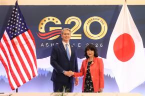 日米、「円相場の安定が不可欠」の認識で一致　財務相会談