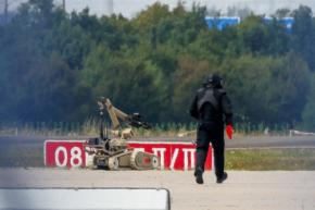 独空港のドローン侵入事案、内相「ロシアが関与」 爆発物に特徴