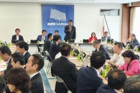食品消費税1％、値札変更に前後2カ月の猶予　自民税調が了承
