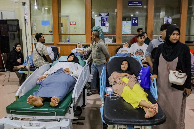 インドネシアで500人超が食中毒　不評の「無料給食」で再び