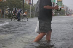台風25号 20万人超に「緊急安全確保」 神奈川県が災害派遣要請