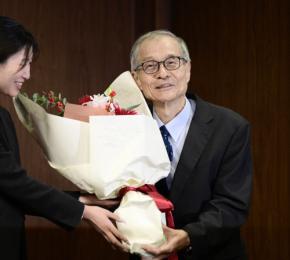「文句は言われないだろう」　硤合憲三さん、ノーベル賞受賞に