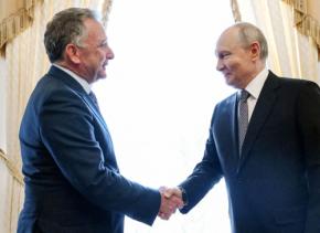 プーチン氏、ウクライナ和平の3者協議再開の用意　11月中旬以降