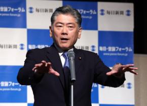 古川元法相、消費減税は「悪手」再考訴え　毎日・世論フォーラム