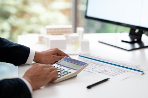 積算価格とは?実勢価格との違い、計算方法や注意点を解説