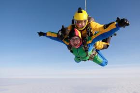 なぜ旅客機には乗客全員分のパラシュートが積まれていないのか