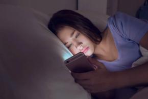 することないのに寝ようとしない人の心理特徴が判明