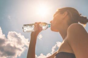 「水分保持力TOP3」は？”白い飲み物”2種と経口補水液だった【水じゃない】