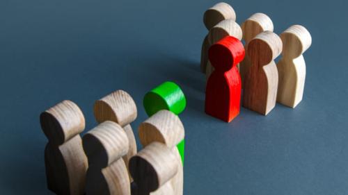 逆のはずの思想、なぜ脳活動が一緒なのか?