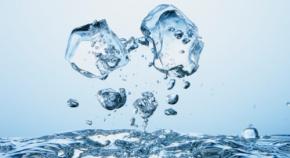 「お湯が水より先に凍る」ムペンバ効果──量子の世界にも同じ仕組みが隠れていた