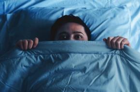 「悪夢を見分ける4つのサイン」と「悪夢を克服する方法」