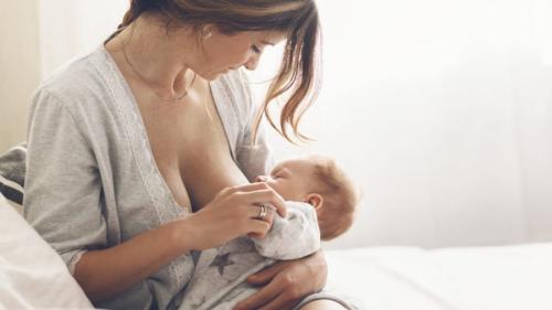 母乳を出すのに、胸の大きさは要らない