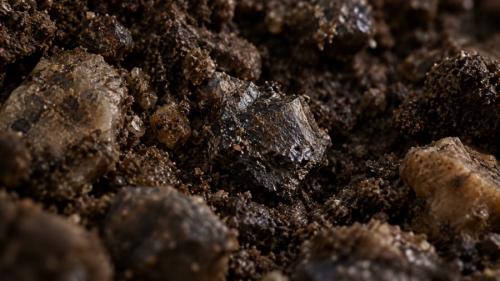 崩れにくい核燃料の粒が持つ意味と、残る謎