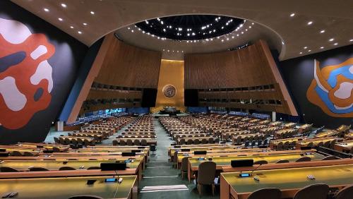 2024年2月に撮られた、ニューヨークの国連本部の総会議場です。今回の決議に、法的な拘束力はありません。