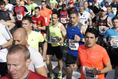 ロッテルダムでマラソンを走るランナーたちです(今回の調査とは別の大会です)。 今回のマラソンの調査でランナーズハイを「感じた」と答えたのは、19人中3人だけでした。
