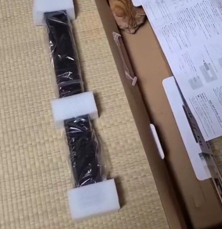 サウンドバーと空き箱