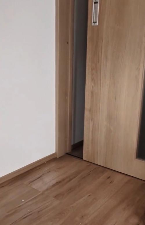 ドア