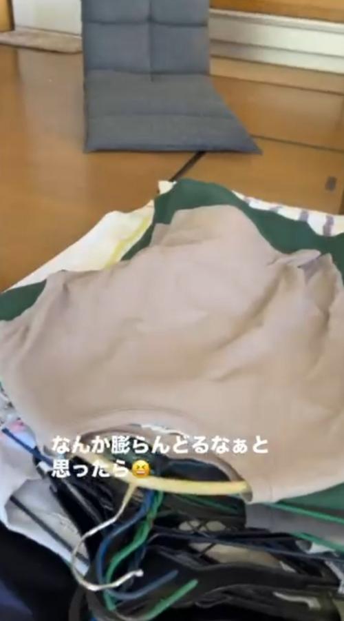 重ねられた洗濯物