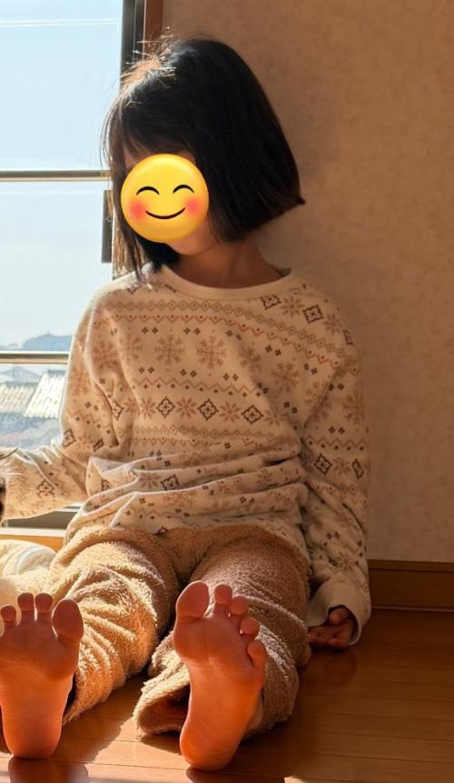 屋根裏部屋にいる女の子