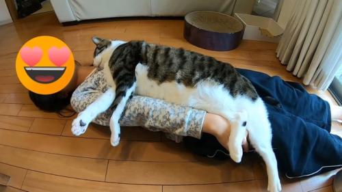 横になって