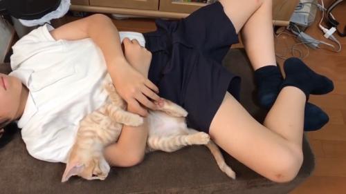 横を向いた姿