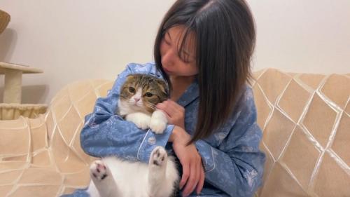 抱っこ＆なでなで