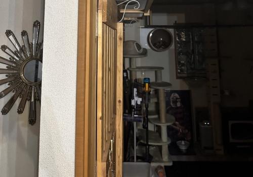 薄暗い部屋の風景