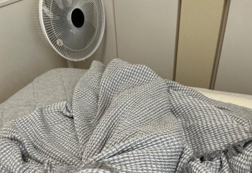 冷房が効いた涼しい部屋