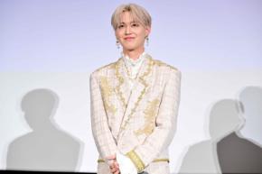 JO1の白岩瑠姫「宝物にします」と、サプライズプレゼントに喜色満面
