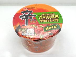 新作は炒めキムチがポイント!『辛ラーメン焼きそば 炒めキムチ カップ』がコンビニ限定で発売中