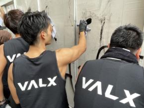 恵比寿に30人のマッチョが集結!落書きを消してアートで彩る「落書き消しマッスル2025」開催