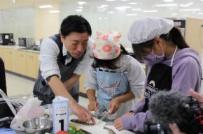 車えびに触れて作って食べる 料理体験から始まる子どもたちの小さな食の冒険