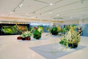 いけばな草月流が100周年へ 「いける。生きる。」に込められた想い