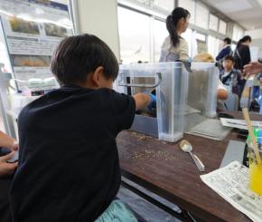 鹿児島高専が奄美で届けた“学ぶ楽しさ” 親子約400名がSTEAM体験に参加