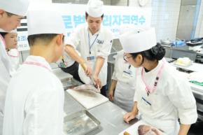 日本料理がつなぐ学びと交流 辻󠄀調理師専門学校で韓国の学生・生徒50名が食文化を学ぶ