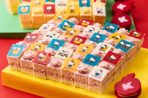 サンリオ「ハローキティのわくわくスイーツパーティー」HELLO KITTY パッチワークケーキ（いちご）