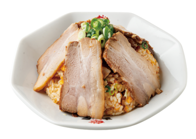 「チェンソーマン レゼ篇×牛骨ラーメンまこと屋」ボムの爆弾チャーハン