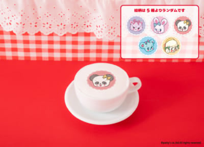 「SWIMMER CAFE ~5thをぎゅっ!~」ホットカフェラテ