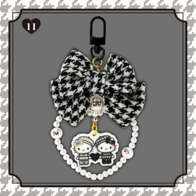 サンリオ「ハローキティ モノクロガーリーふたごコーデデザインシリーズ」ハローキティ キーホルダー