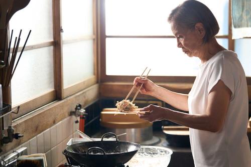 飯綱式子:浅茅陽子さん