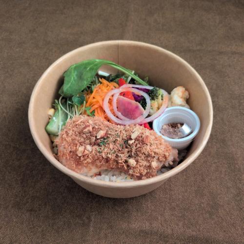 久楽間潮の激辛スパイシーざくざくタンドリーチキンデリ弁当