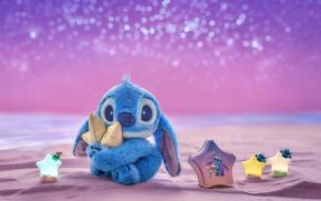 『ディズニー』スティッチの記念コレクションが6月5日に発売！星を抱きしめるぬいぐるみ＆スクランプの夏グッズが登場