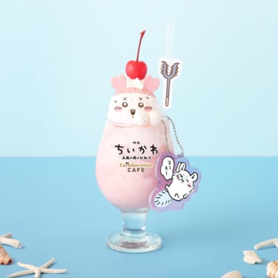 映画ちいかわ 人魚の島のひみつ コラボカフェ 起きて～！古本屋のピーチスムージー