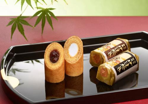 仙台銘菓 伊達絵巻 断面 小倉餡とクリーム
