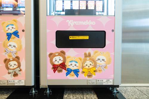 Kiramekko特別デザインが施された自動販売機の筐体