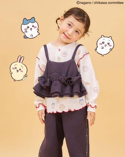 アニメちいかわワッフルヘンリーネックTシャツ