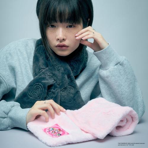 『パワーパフ ガールズ』『フェイクファー刺繍マフラー』のイメージ（1）
