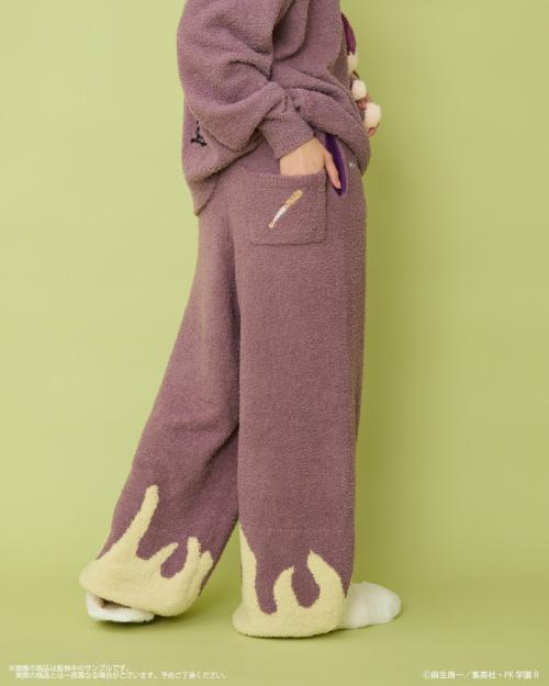 窪谷須亜蓮モデルのロングパンツ着用例