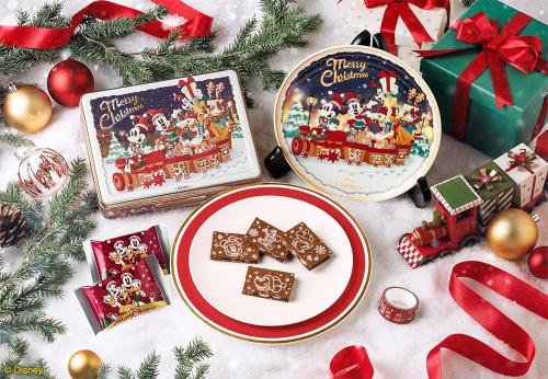 2026年ミッキー＆フレンズのクリスマス限定缶とイヤープレート